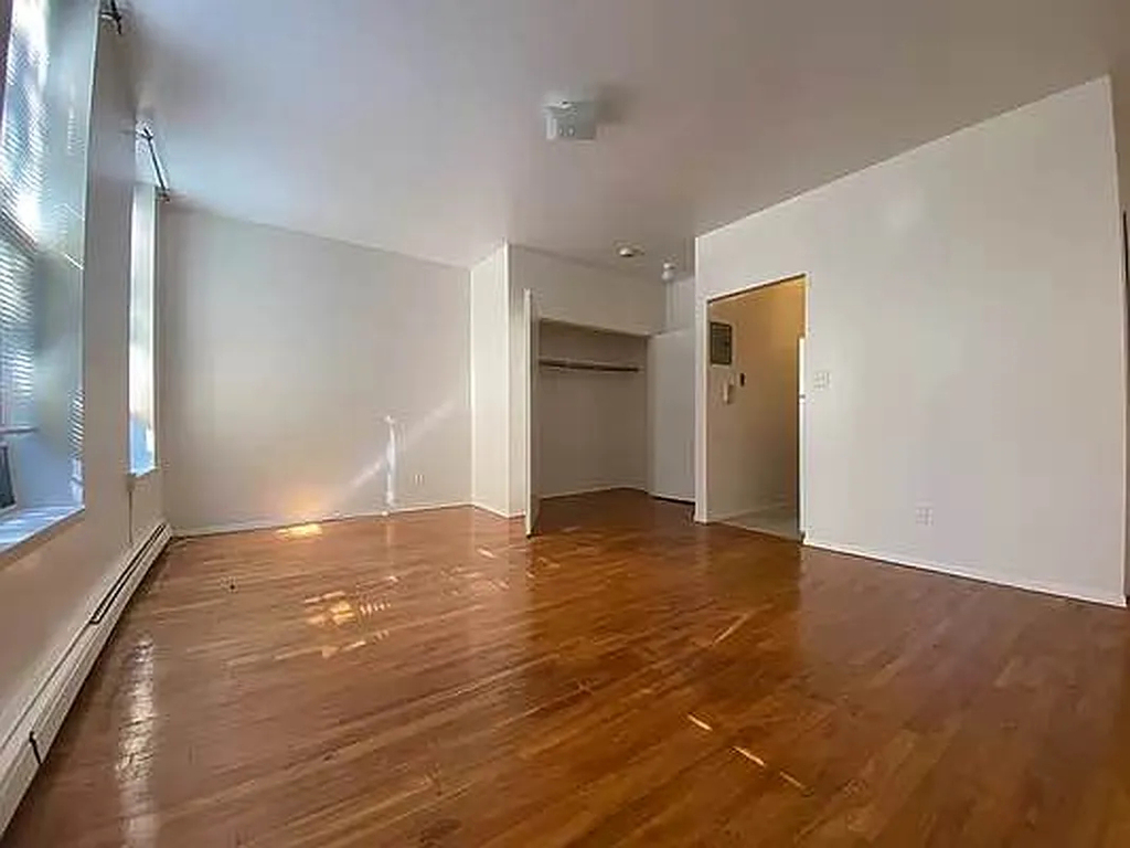 131st and Lenox - Photo 2