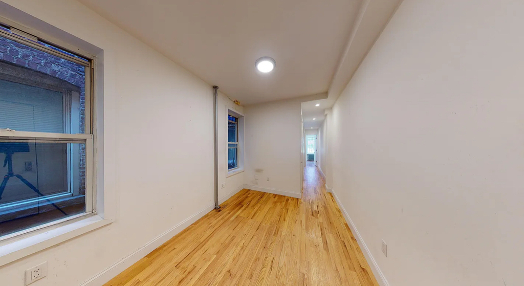 East 75th street  - Photo 1