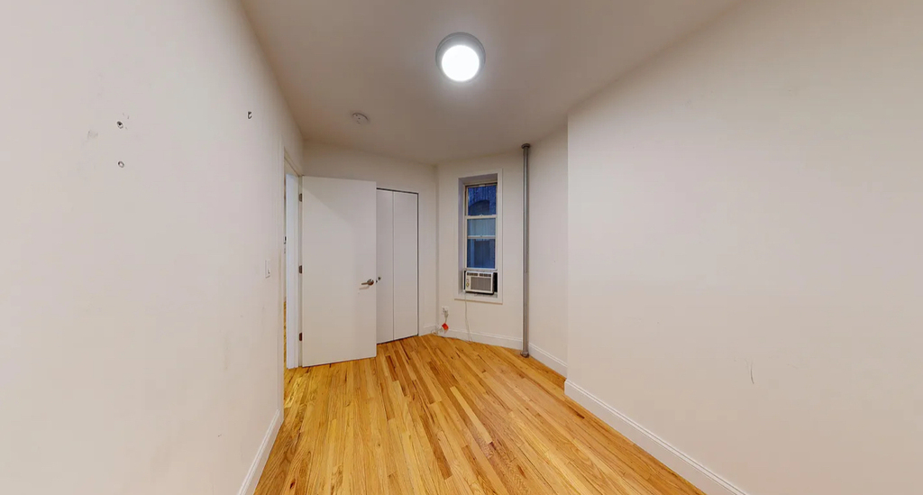 East 75th street  - Photo 5