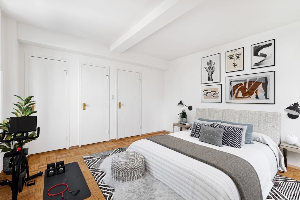 East 14th Street - Photo 0
