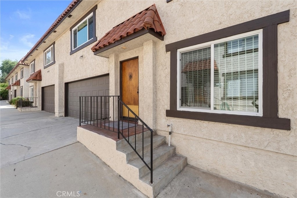 520 E Graves Avenue - Photo 0