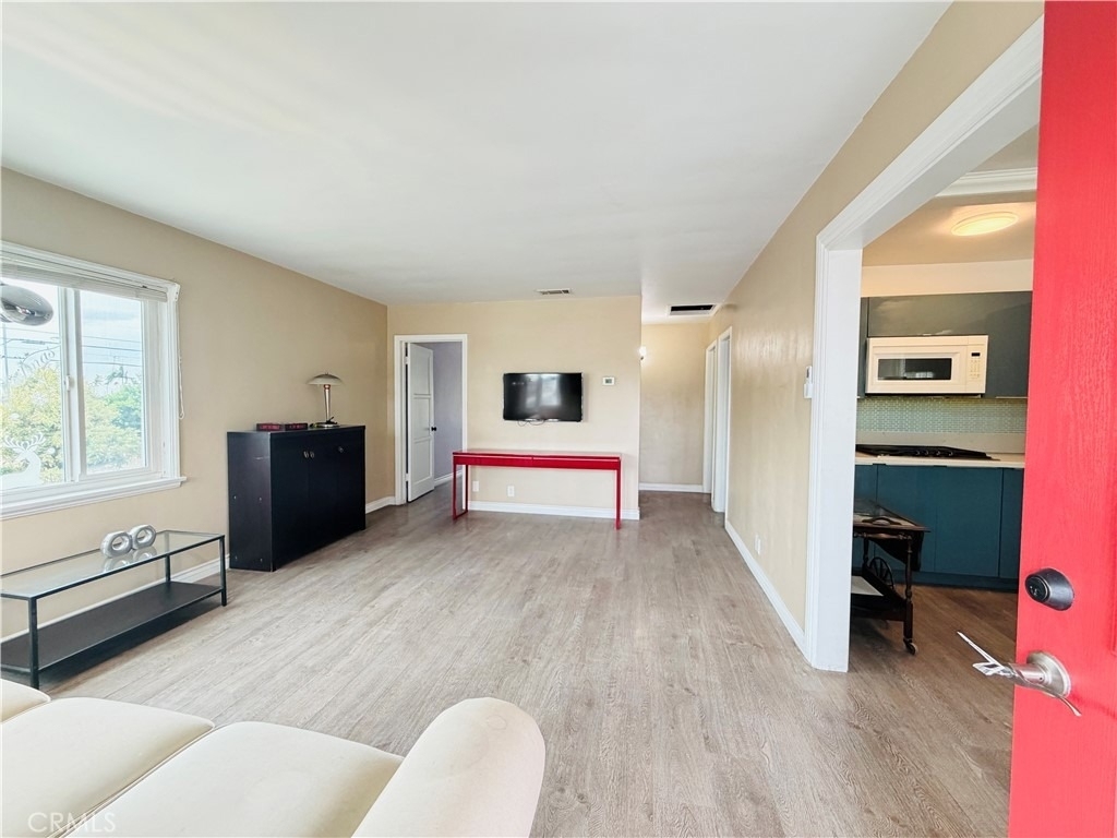 9729 W Live Oak Avenue - Photo 5