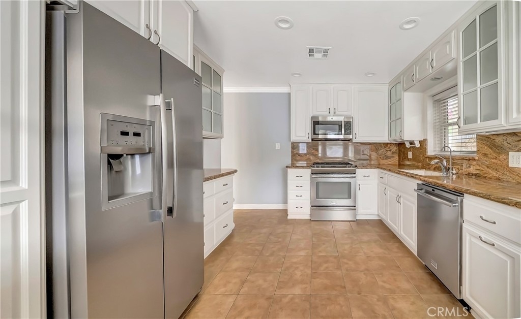 22907 Leonora Dr - Photo 12
