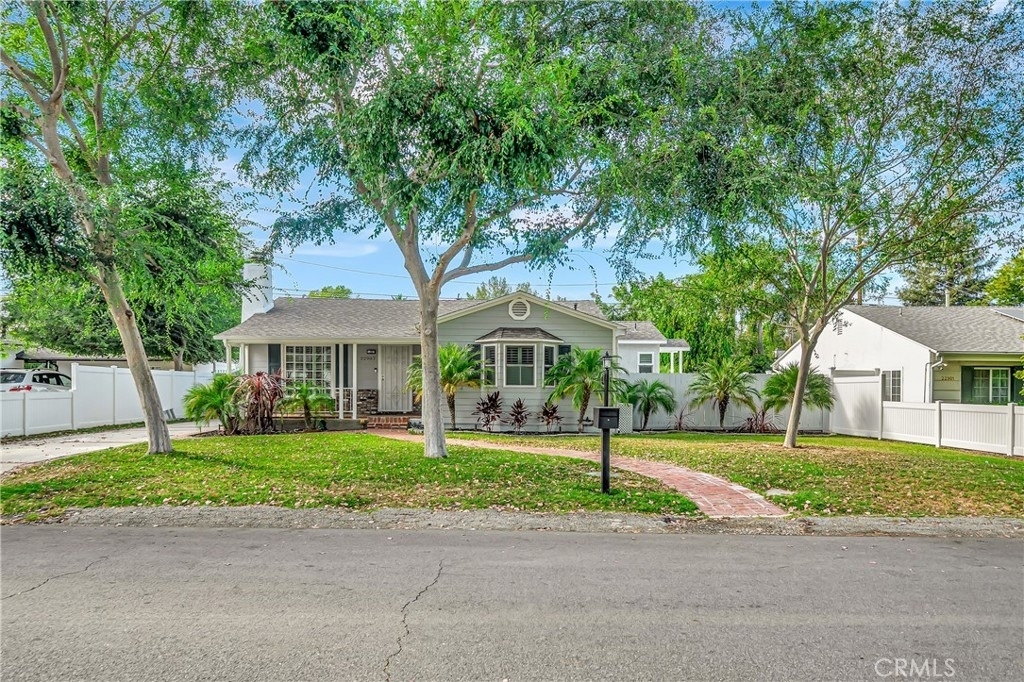 22907 Leonora Dr - Photo 15