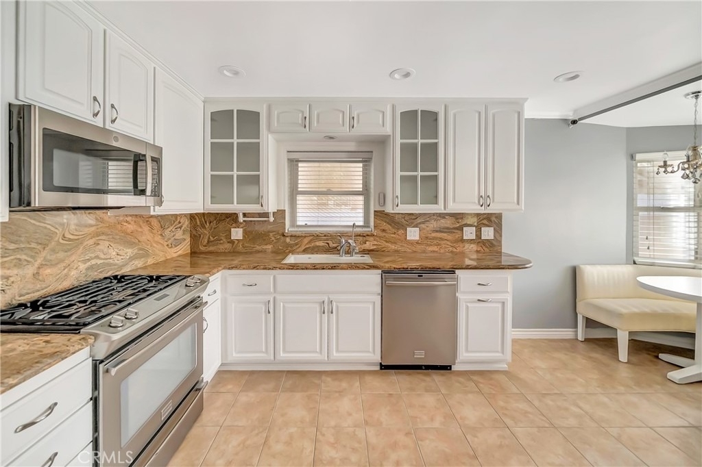 22907 Leonora Dr - Photo 11