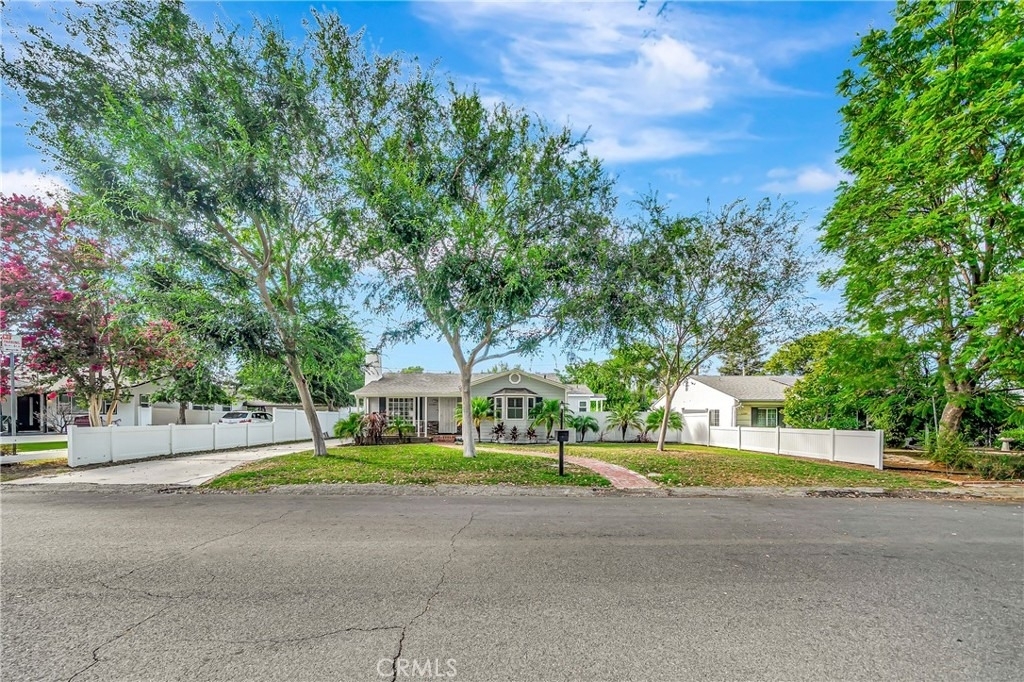 22907 Leonora Dr - Photo 45