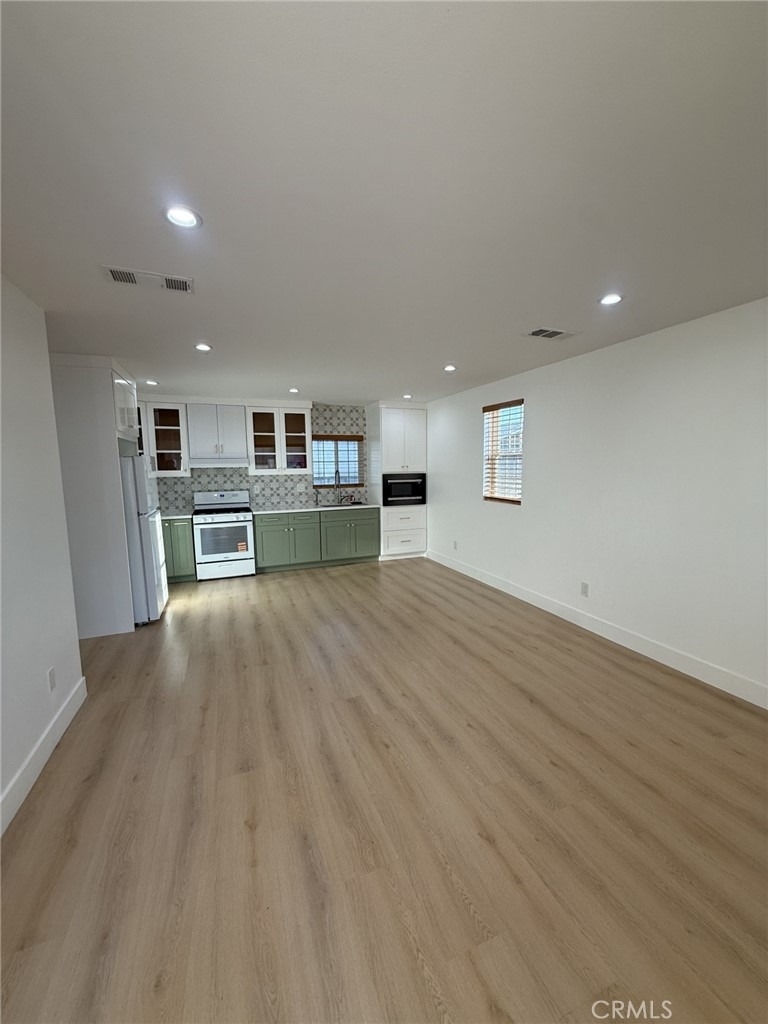 662 E 87th Street - Photo 4