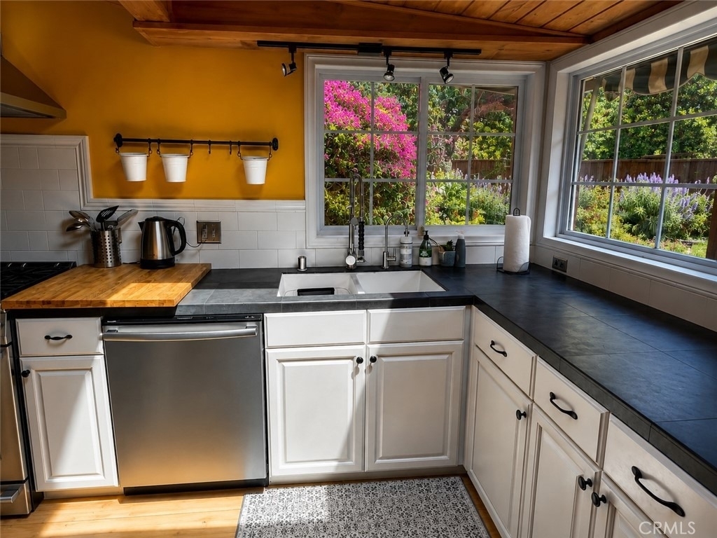 456 S Skyline Drive - Photo 21