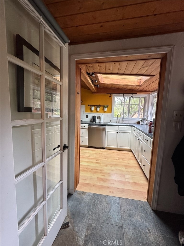 456 S Skyline Drive - Photo 10