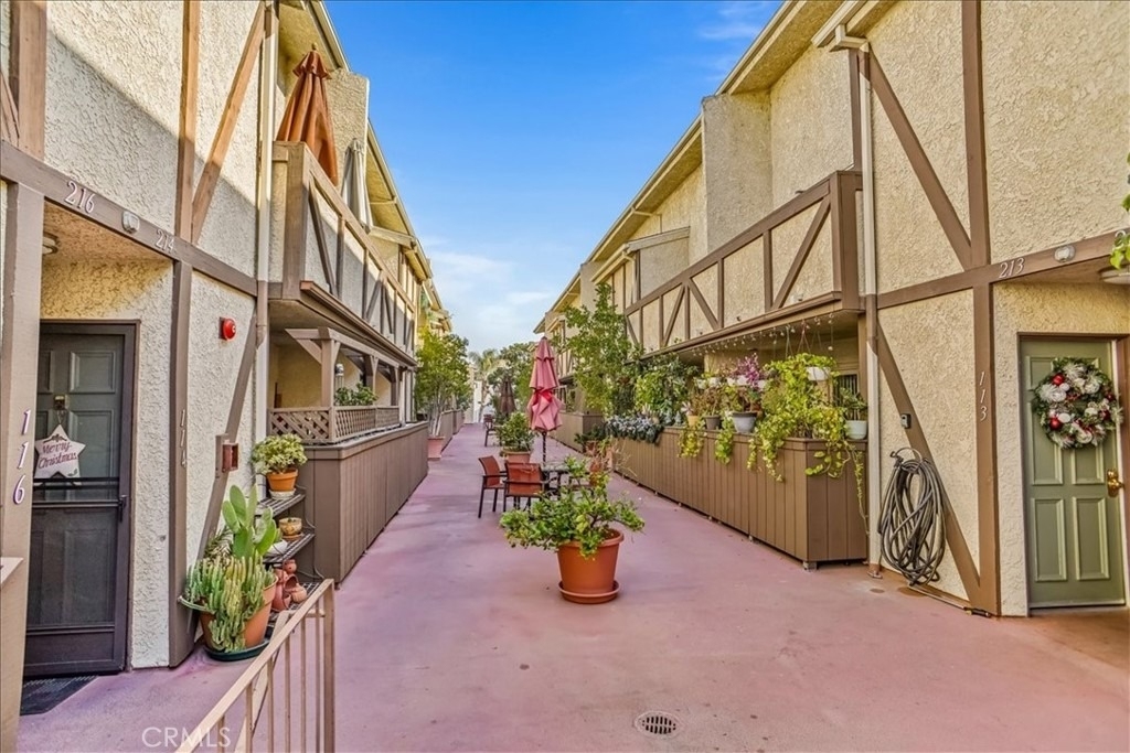 7005 Jordan Avenue - Photo 2