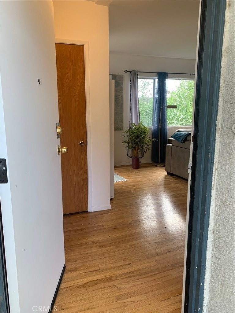 744 W 33rd - Photo 1