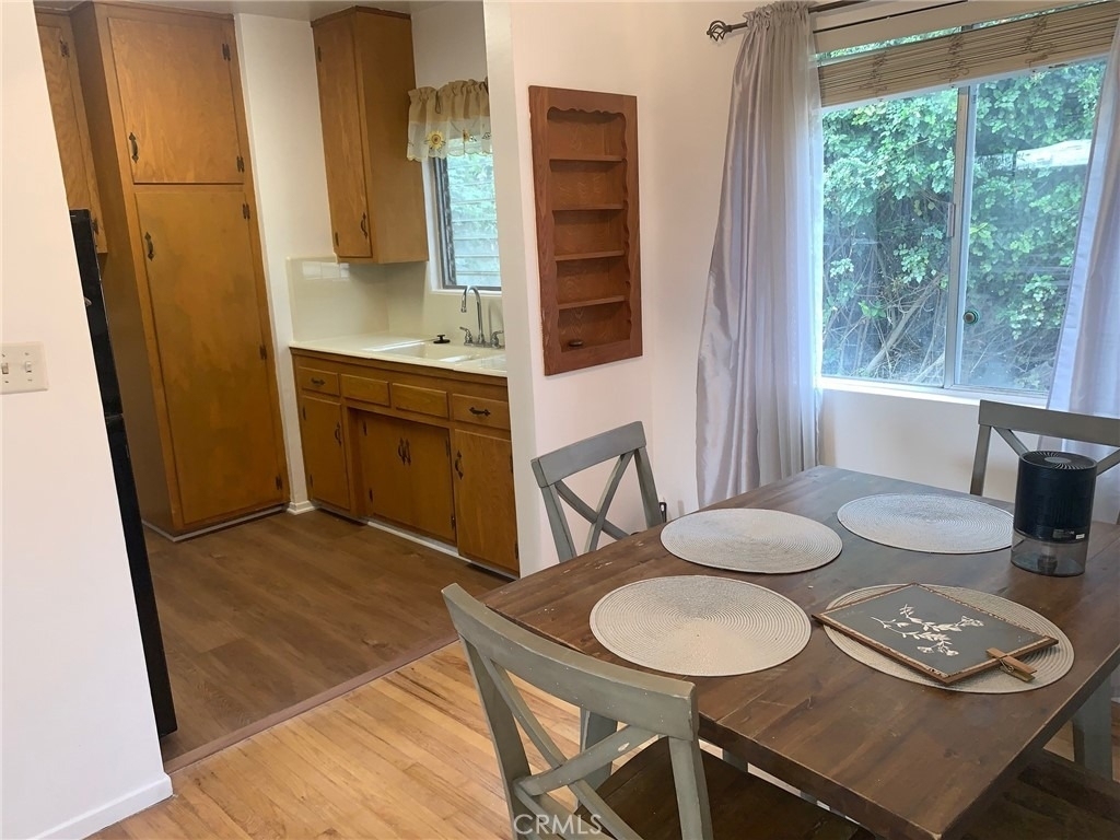 744 W 33rd - Photo 5