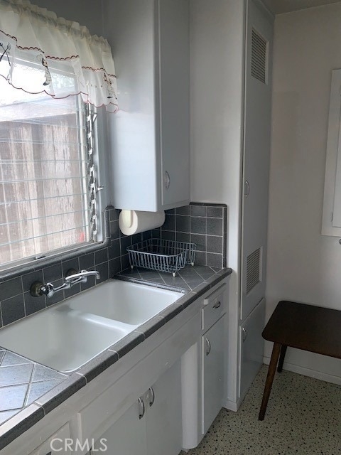 740 W 33rd - Photo 7