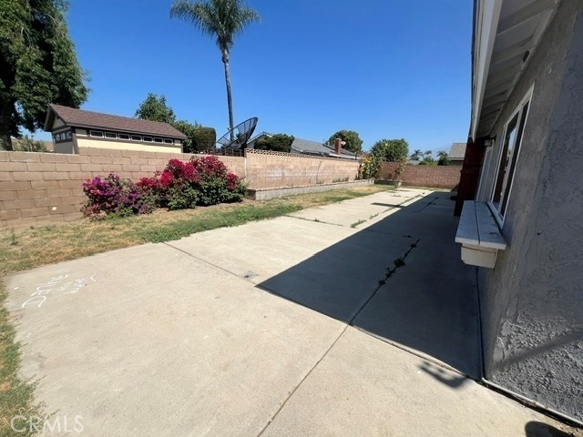2544 S Garfield - Photo 2
