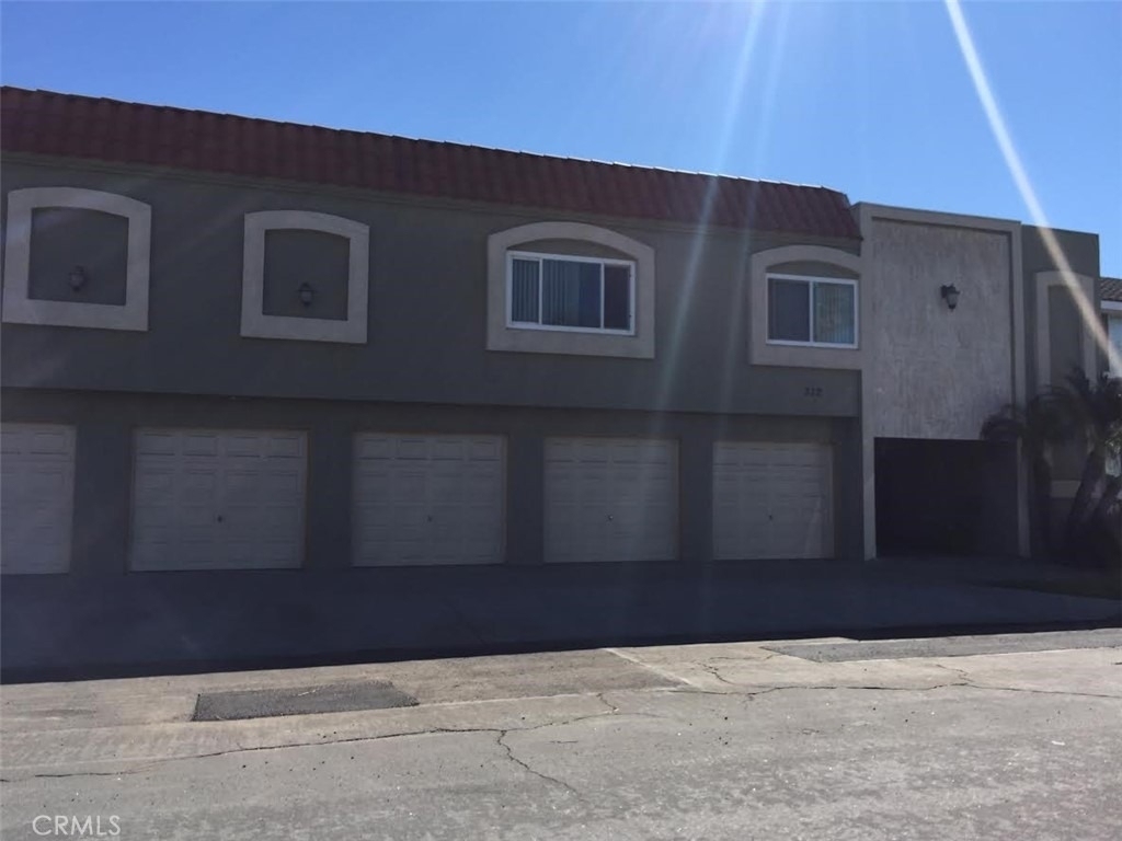 312 10th Street - Photo 0