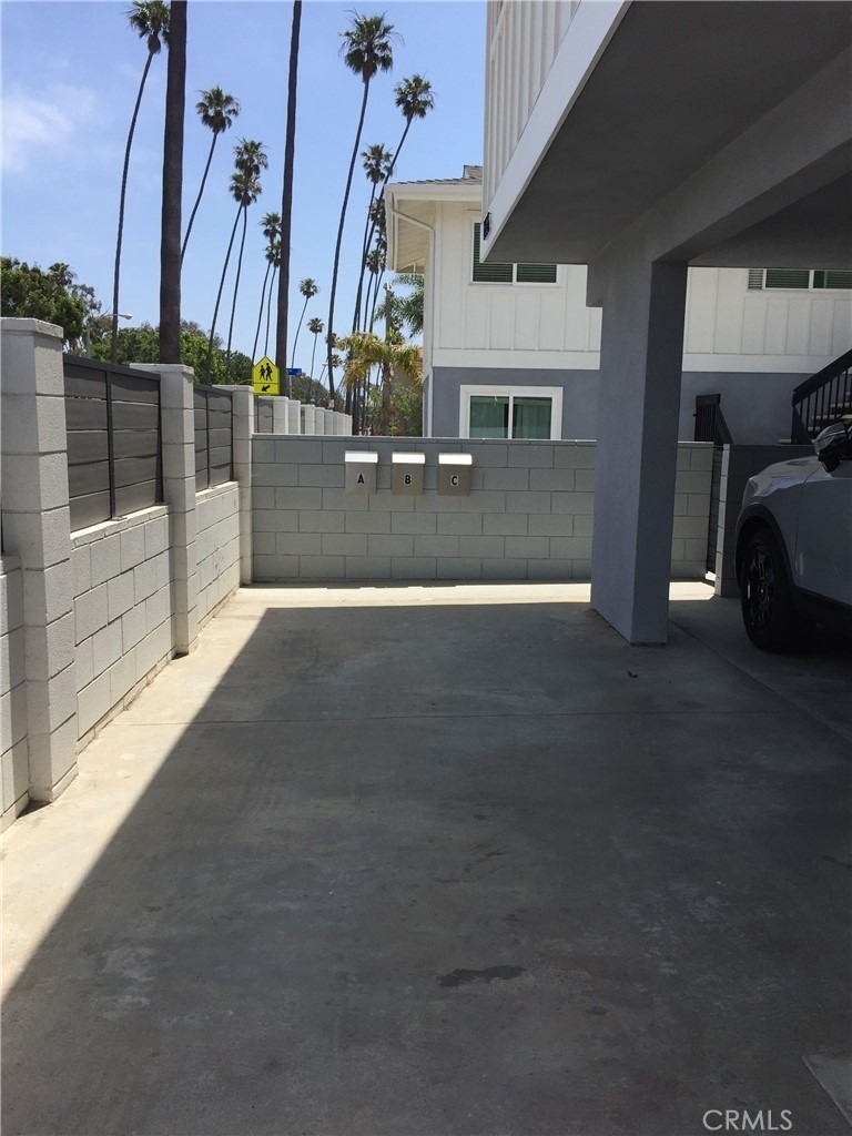 1505 Palm Avenue - Photo 6