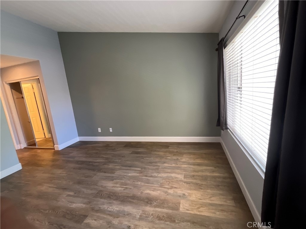 24305 Airporter Way - Photo 8