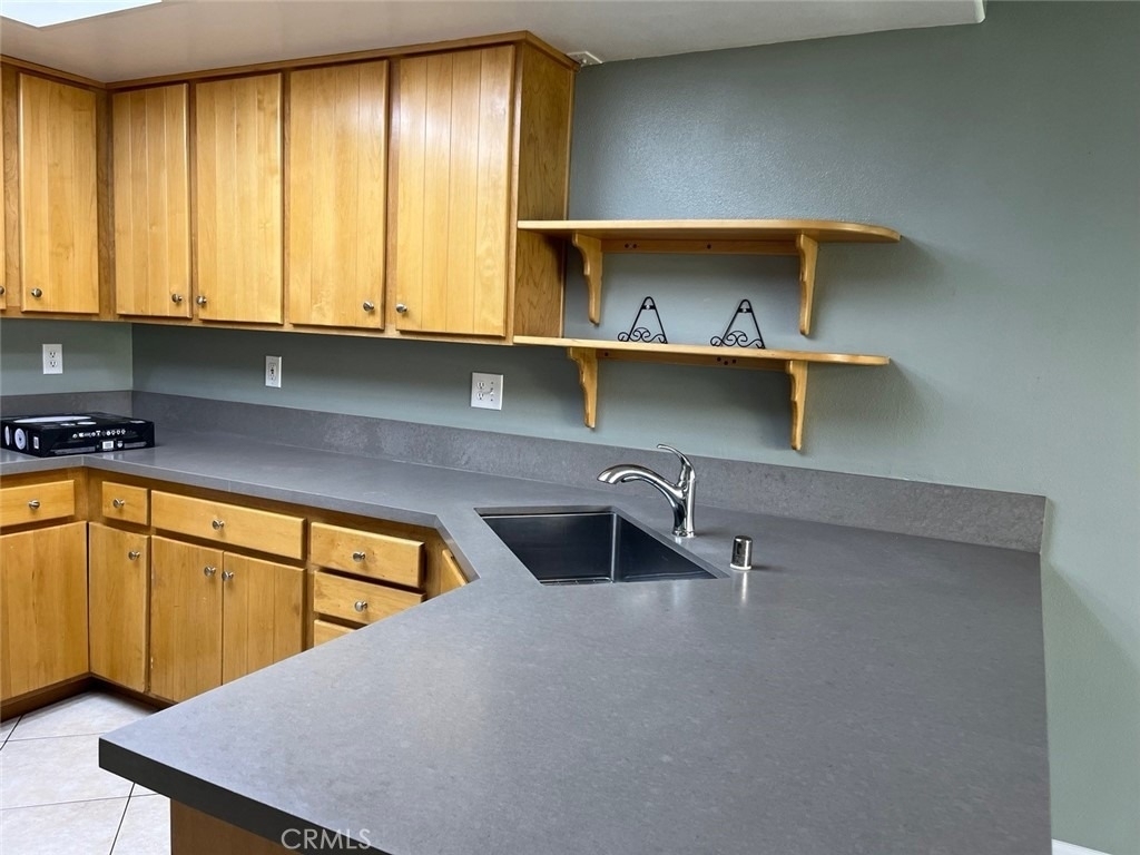 24305 Airporter Way - Photo 5