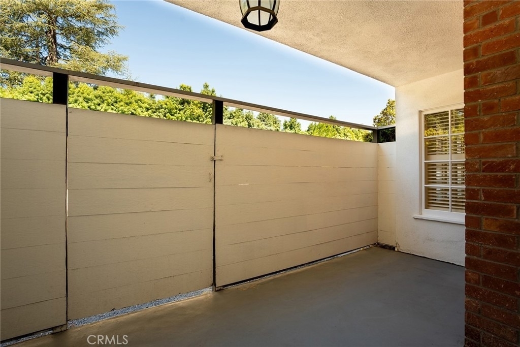 681 S Orange Grove Boulevard - Photo 5