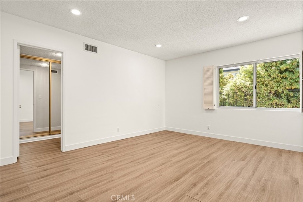 681 S Orange Grove Boulevard - Photo 12