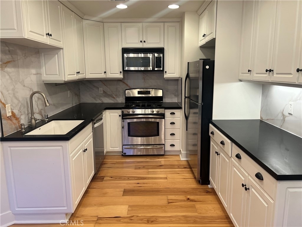 20402 Santa Ana Avenue - Photo 11