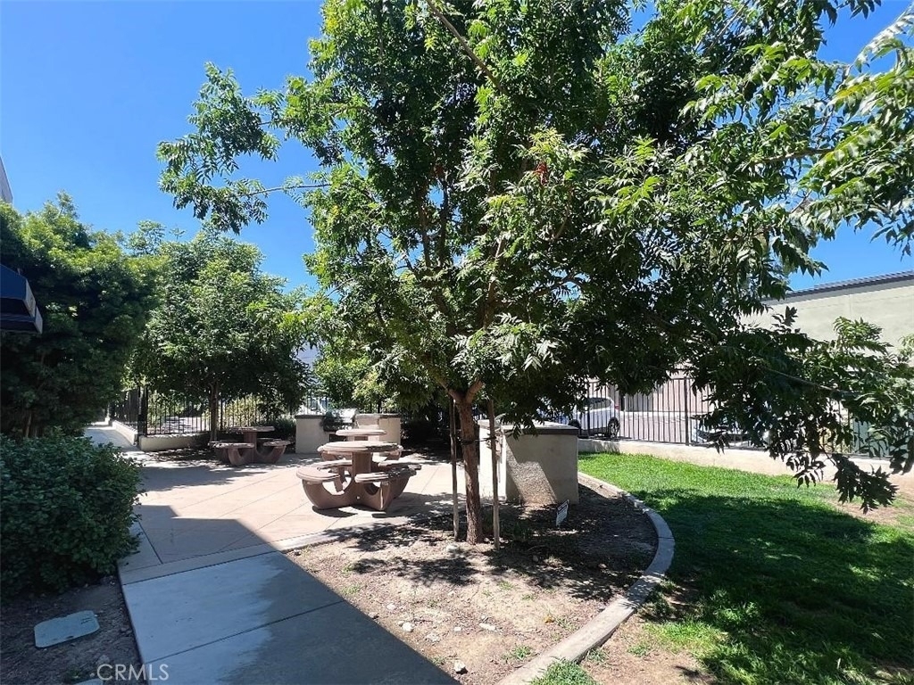 9040 Garvey Avenue - Photo 18