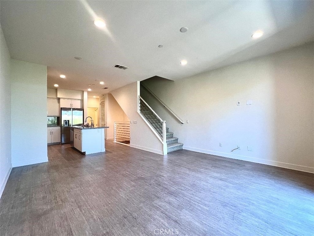 9040 Garvey Avenue - Photo 7