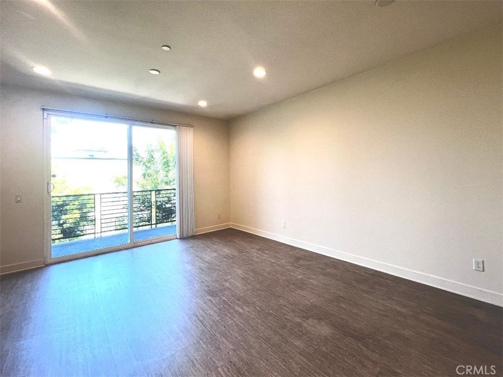9040 Garvey Avenue - Photo 10