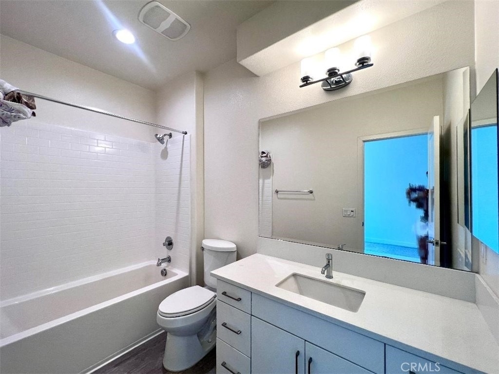 9040 Garvey Avenue - Photo 5