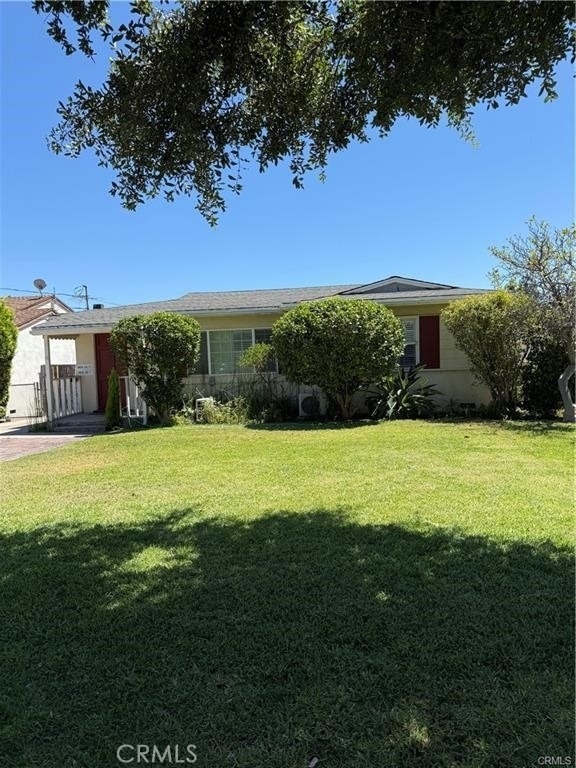 9616 Val Street - Photo 0
