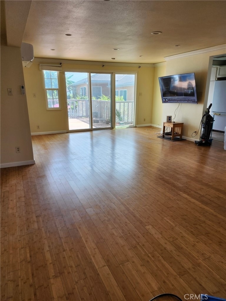 628 W Floral - Photo 3