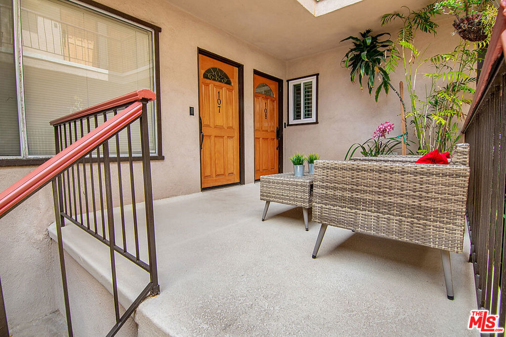 1730 Camden Avenue - Photo 1