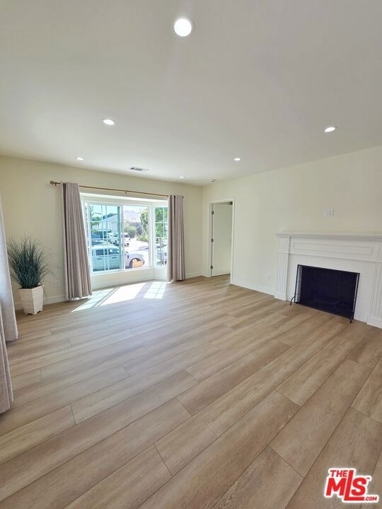 1165 Stanford St - Photo 4