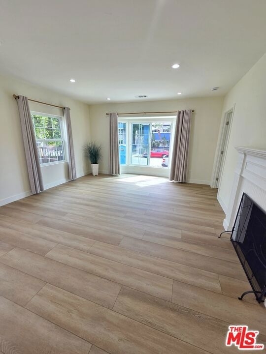 1165 Stanford St - Photo 2