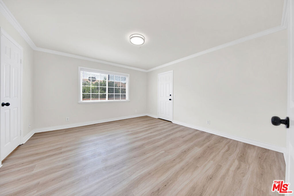 5532 Angelus Avenue - Photo 7