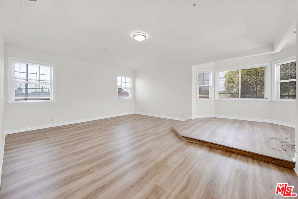 5532 Angelus Avenue - Photo 17