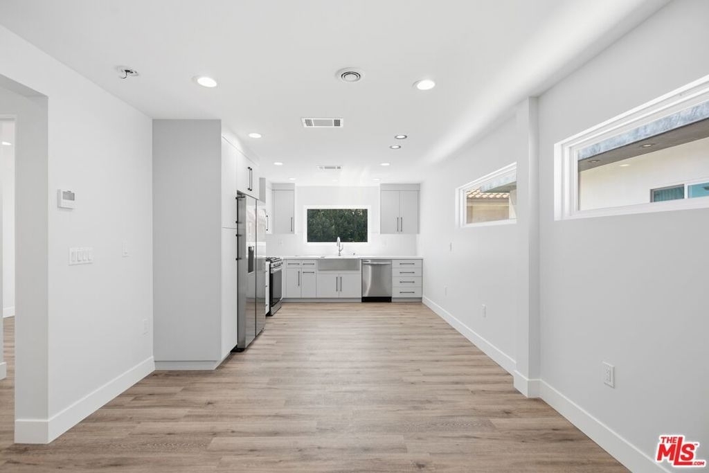 11615 Burbank Boulevard - Photo 0