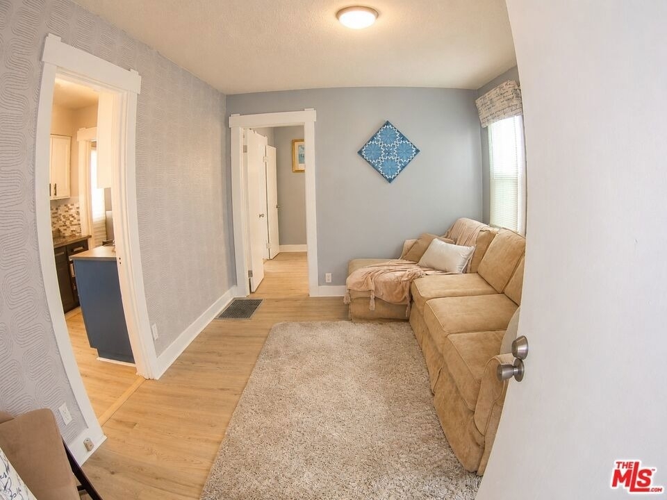 228 W 70th Street - Photo 2