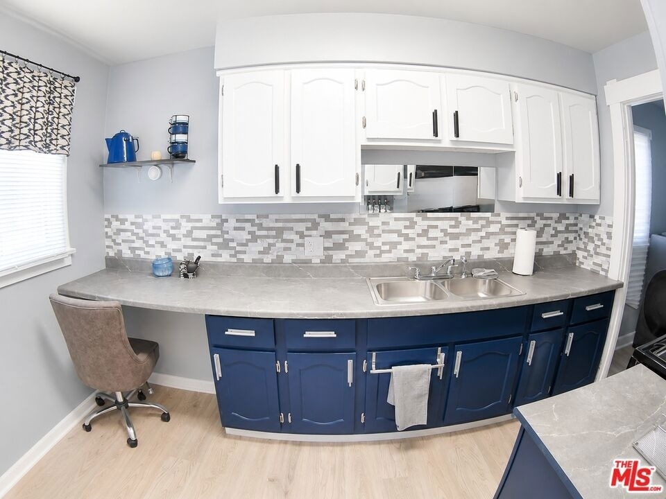 228 W 70th Street - Photo 6