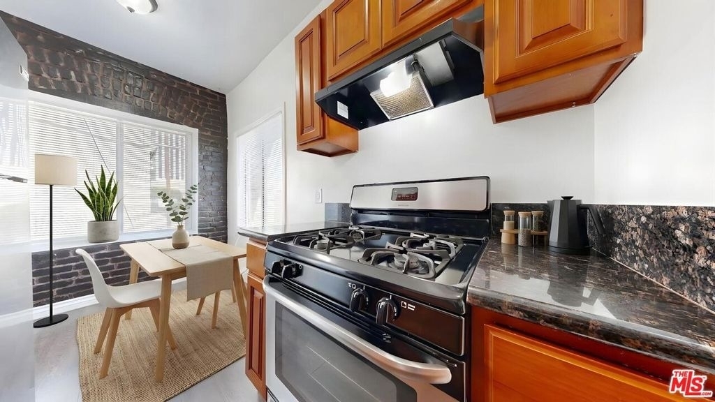 738 New Hampshire Avenue - Photo 3