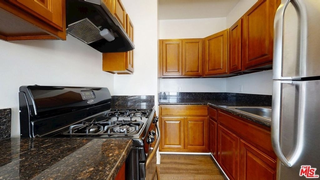 738 New Hampshire Avenue - Photo 8