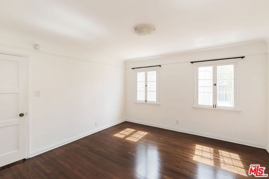 1054 S Stanley Avenue - Photo 9