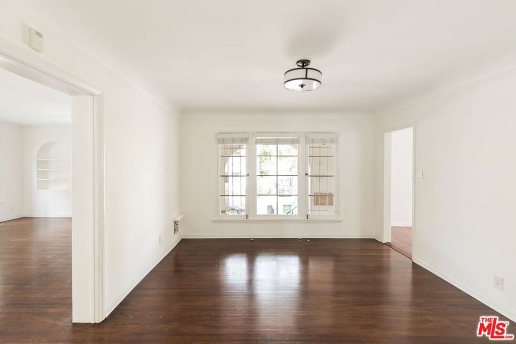 1054 S Stanley Avenue - Photo 3