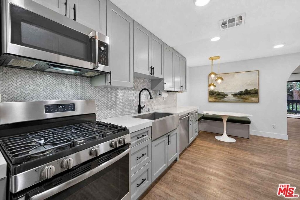 2018 Griffith Park Boulevard - Photo 3