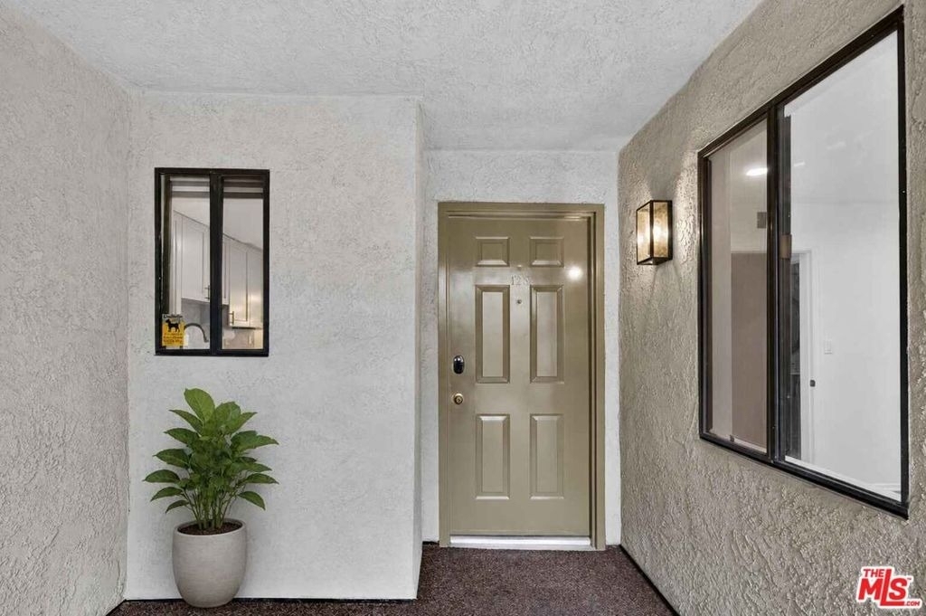 2018 Griffith Park Boulevard - Photo 15