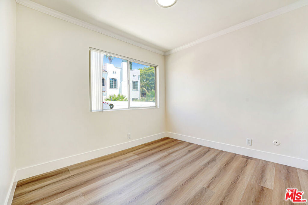 8208 Romaine Street - Photo 2