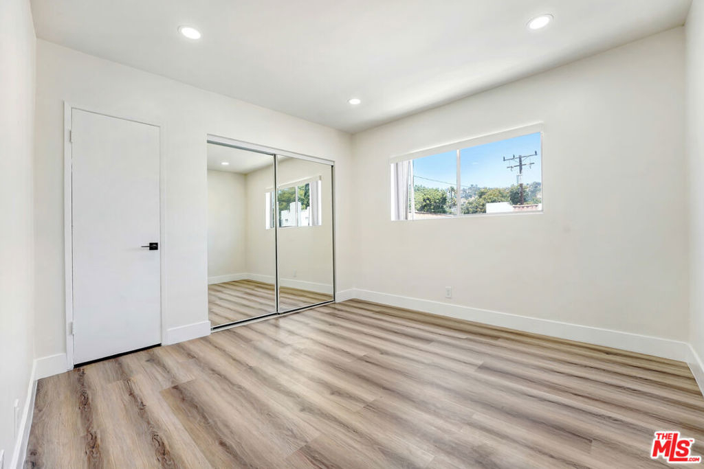 8208 Romaine Street - Photo 5