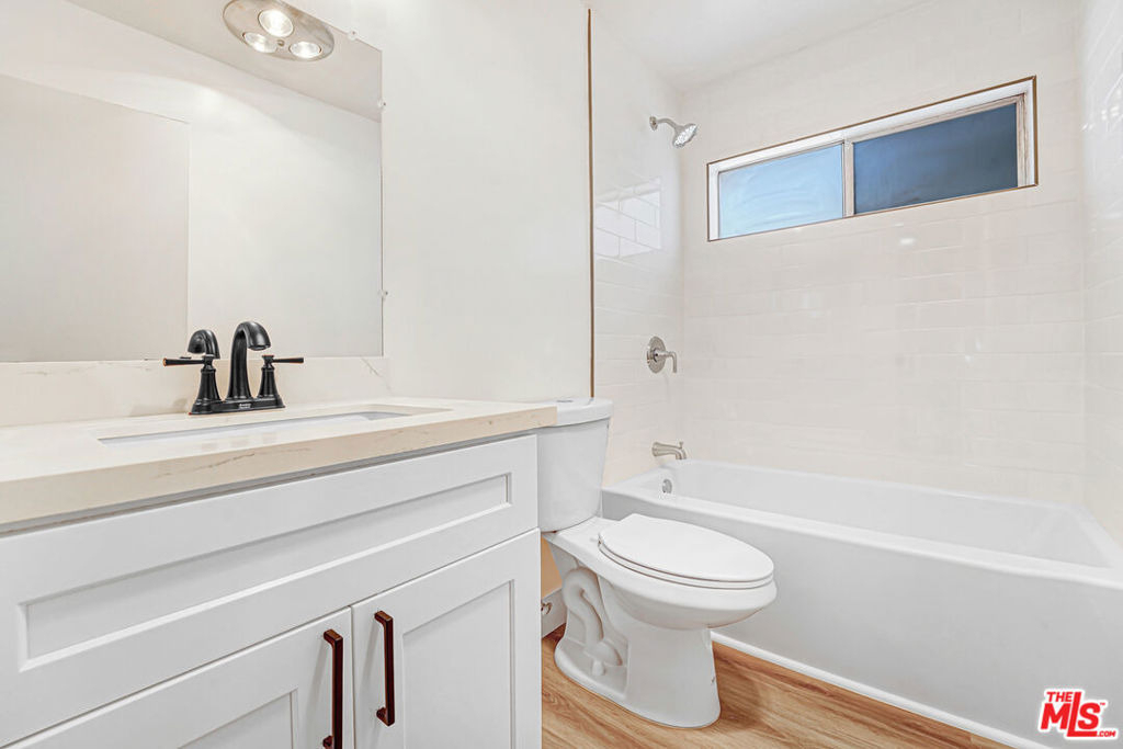 8208 Romaine Street - Photo 9