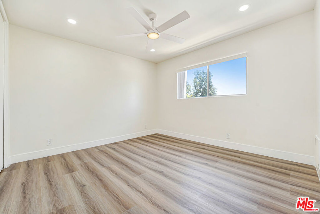 8208 Romaine Street - Photo 7
