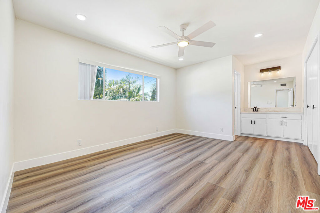 8208 Romaine Street - Photo 4